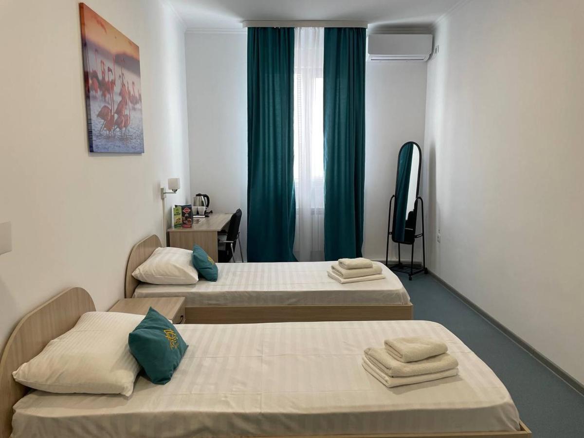 Apec Hotel Atyrau Bagian luar foto
